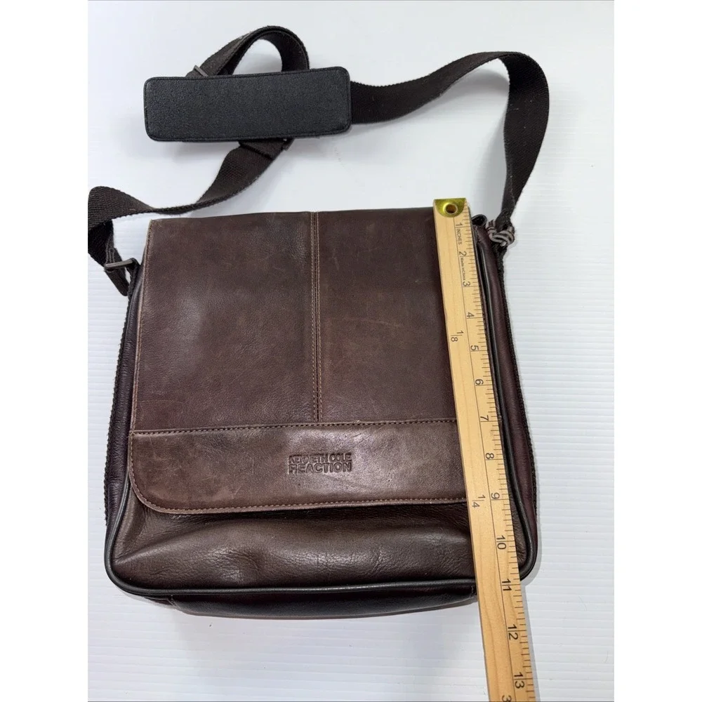 Kenneth Cole Reaction Brown Leather crossbody messenger‎ bag 11x11